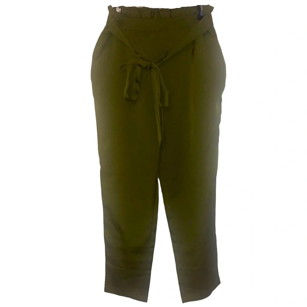 Adorable Dressy Pants 💚 - Picture 2 of 10